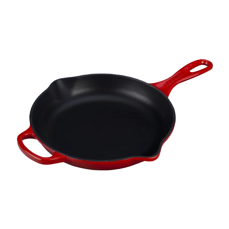 Le Creuset 9-inch Signature Skillet